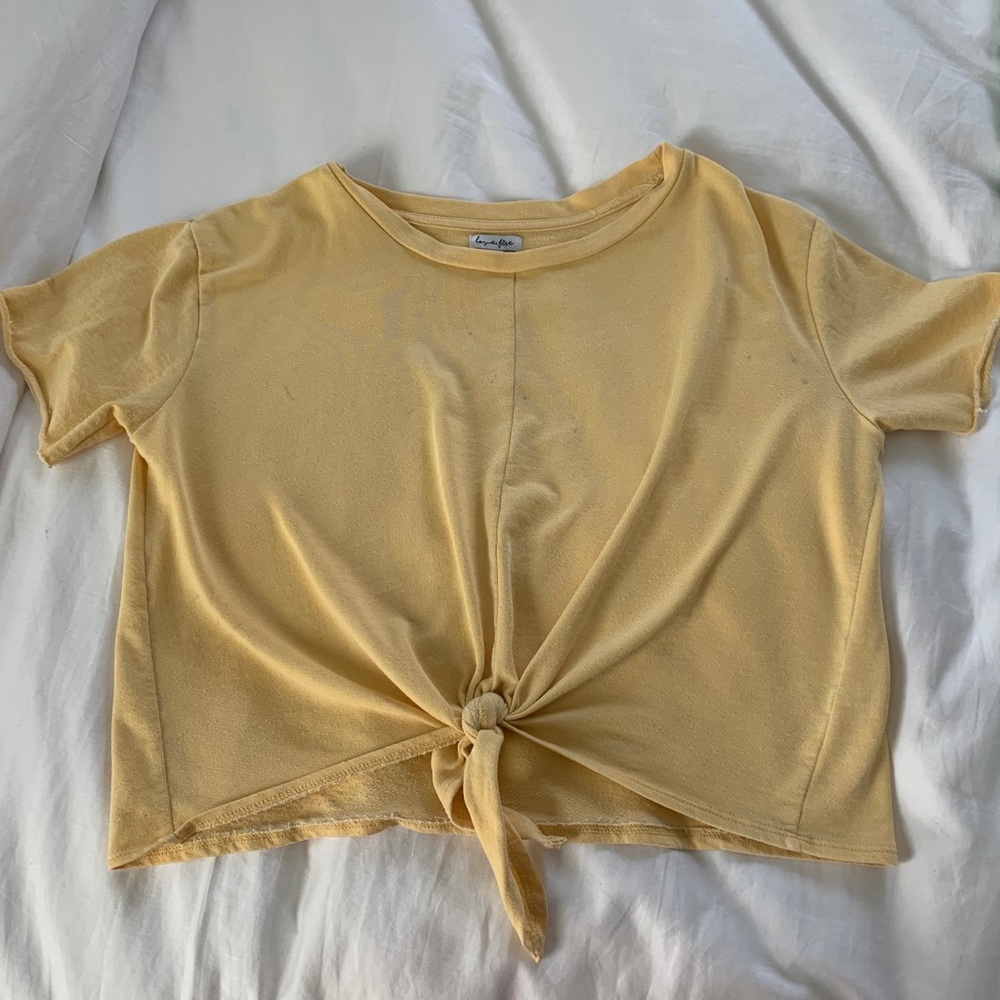 splendid yellow cropped t shirt!